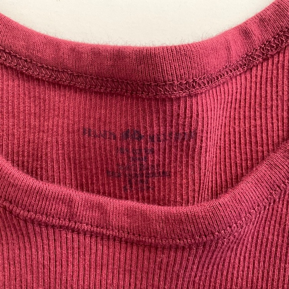 Brandy Melville  Ribbed Cropped Tank Top Sz S Burgundy Y2K Coquette Clean Girl - Picture 2 of 4